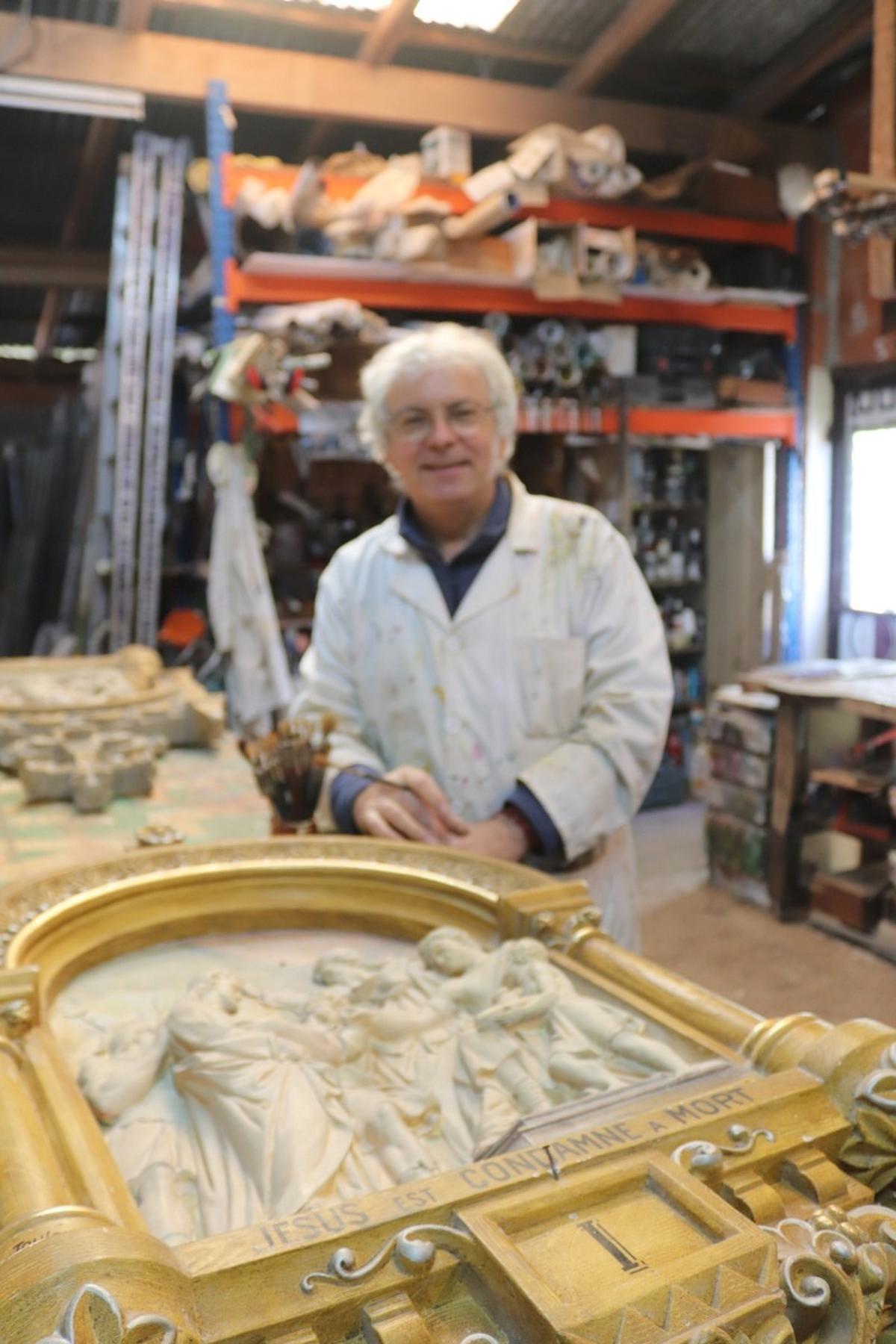 Une des 14 stations du Chemin de croix de l'église de Tresses à restaurer.